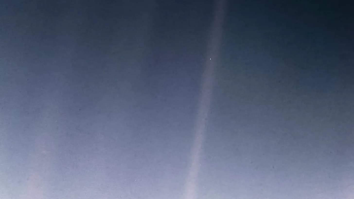 Visualization of the pale blue dot
